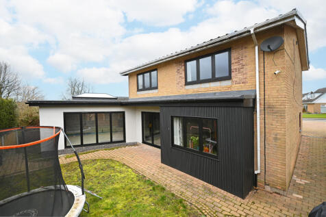 11 Longacre Road, Dronfield S18 1UQ