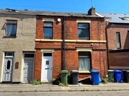 1 New Hall Road, Chesterfield, Derbyshire S40 1HE