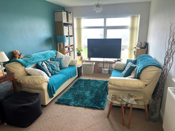 Lounge T202509221043.jpg