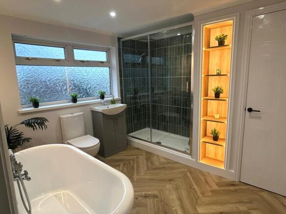 Bathroom T202512221334.jpg