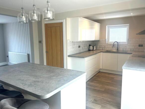 Dining Kitchen T202407311502.jpg