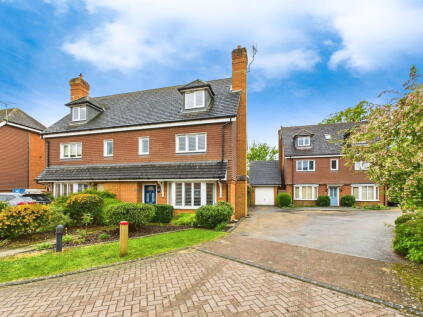 Pines Ridge, Horsham