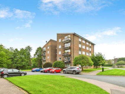 Ayshe Court Drive, Horsham, RH13 5RN