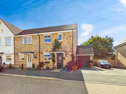 Onslow Walk, Broadbridge Heath