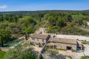 Photo of Provence-Alps-Cote d`Azur, Vaucluse, Murs