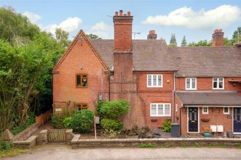 Minley Road, Blackwater, GU17