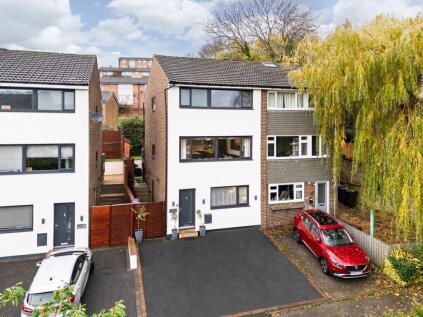 Cliffe Terrace, Baildon, Shipley, BD17 5LA