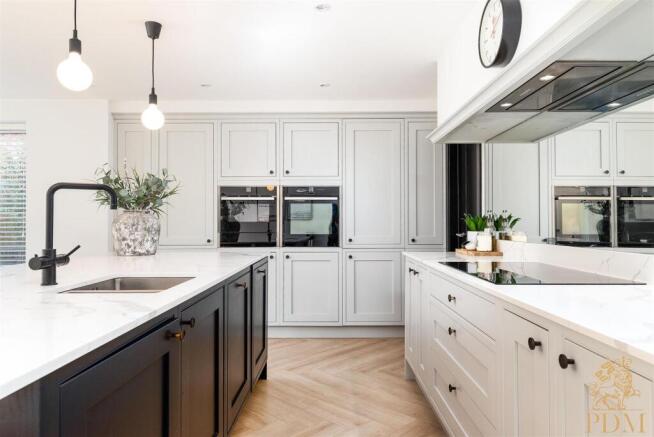 33 Thoresby Road Bramcote NG9 3EN