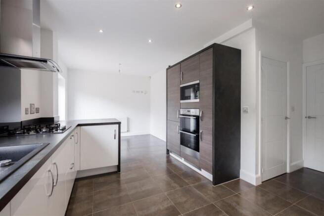 KITCHEN 1.jpg
