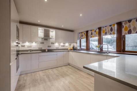 Rustless Close, Cleckheaton, BD19 6JU