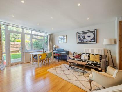 Chatham Road - 3 bedroom flat for sale
