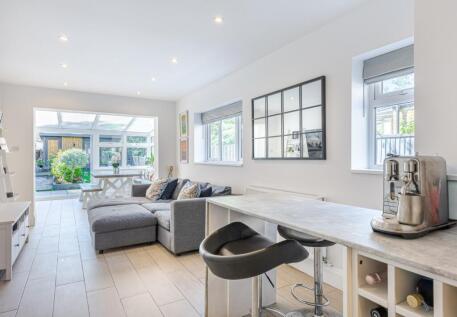 Haydon Park Road, SW19