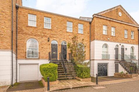 Sovereign Crescent, 
Surrey Quays, SE16