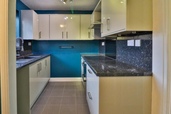 cream gloss with integrated oven and hob