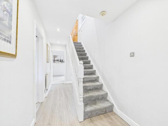 CAM02386G0-PR0151-STILL024