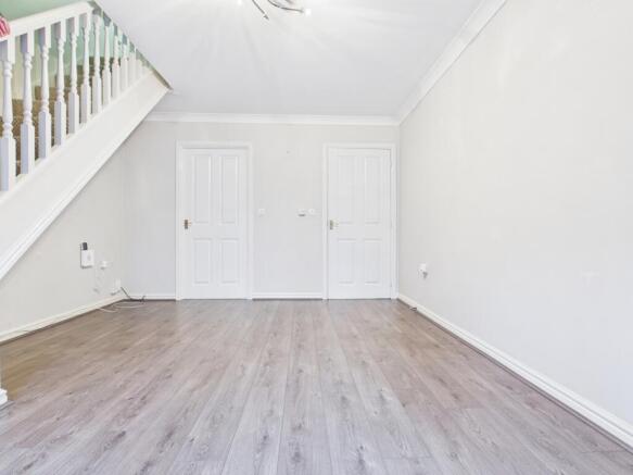 CAM03729G0-PR0175-STILL007