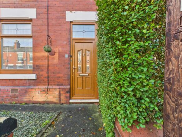 CAM03729G0-PR0169-STILL021