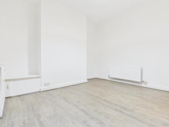 CAM03729G0-PR0226-STILL007