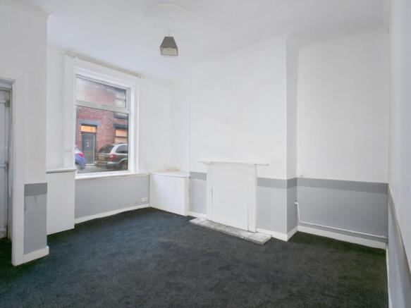 CAM03729G0-PR0207-STILL019