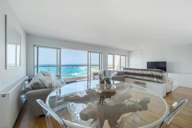 Living / Dining Area