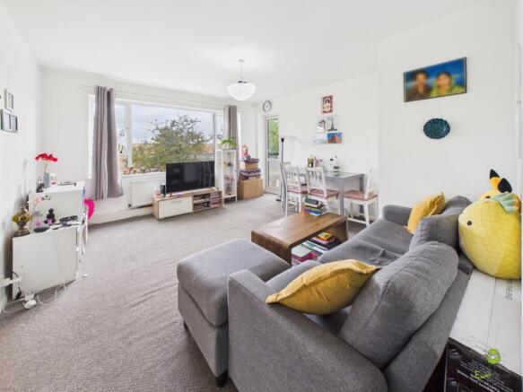 Presented by Clinton at EweMove Bexleyheath and Da