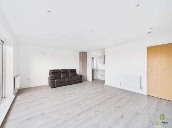 CAM03779G0-PR0311-STILL007