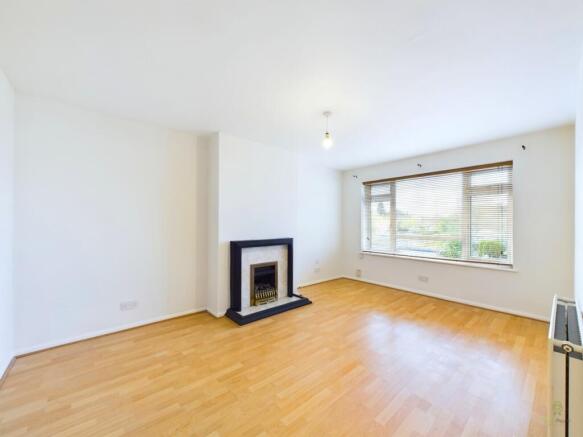 CAM03418G0-PR0039-STILL005