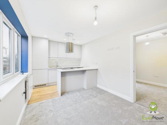 Kitchen and living space - Ewemove Whitchurch  Nan