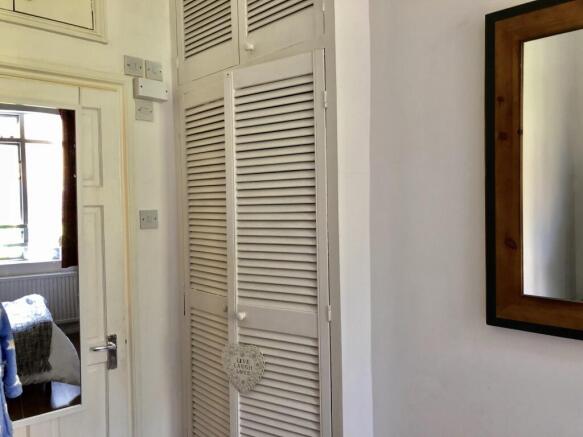 eander room 4 wardrobe 