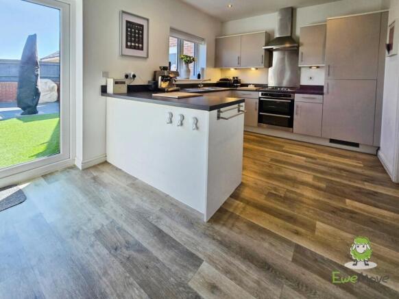 EweMove Basingstoke Trinity Way Kitchen