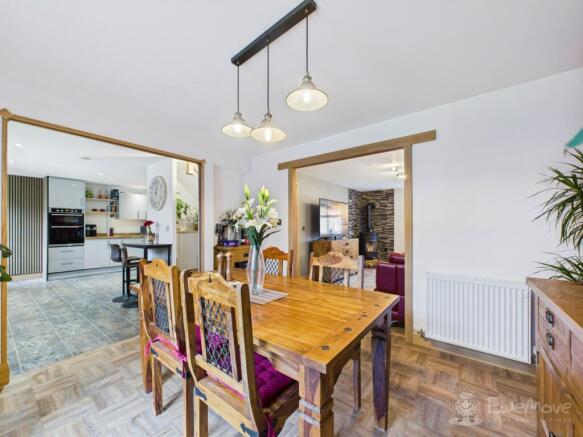 CAM03624G0-PR0182-STILL009