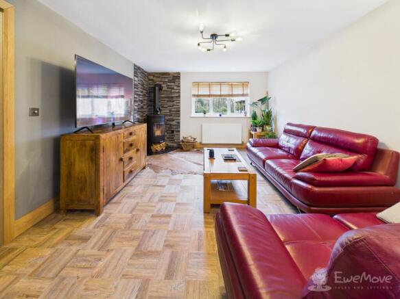 CAM03624G0-PR0182-STILL003