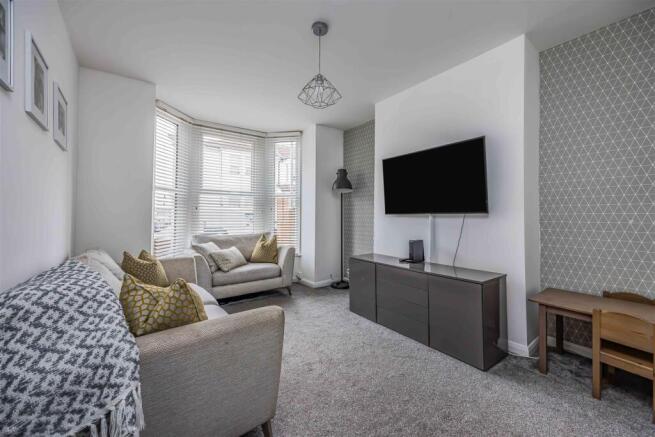 256 Powerscourt Road, Fratton-Small-PorticoMarketi