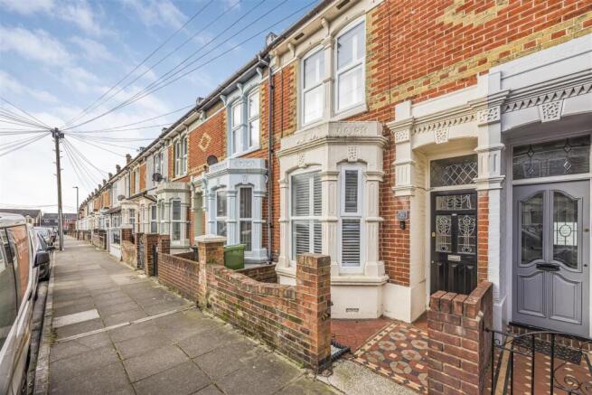 37 Lynton Grove, Baffins-PorticoMarketing-SoldBy-3