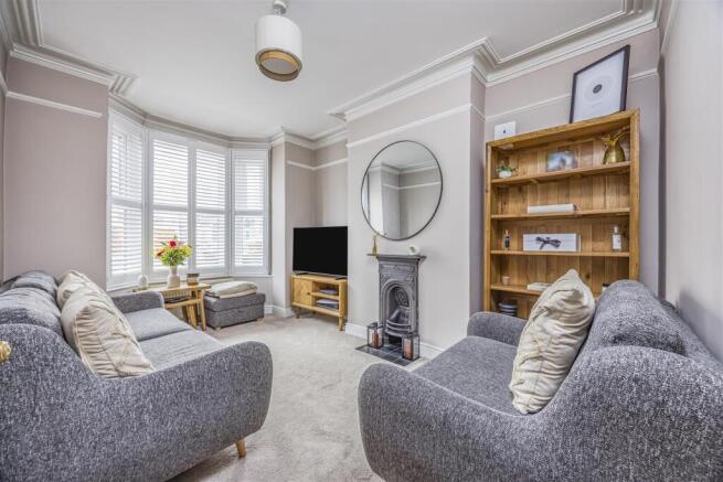 37 Lynton Grove, Baffins-PorticoMarketing-SoldBy-1