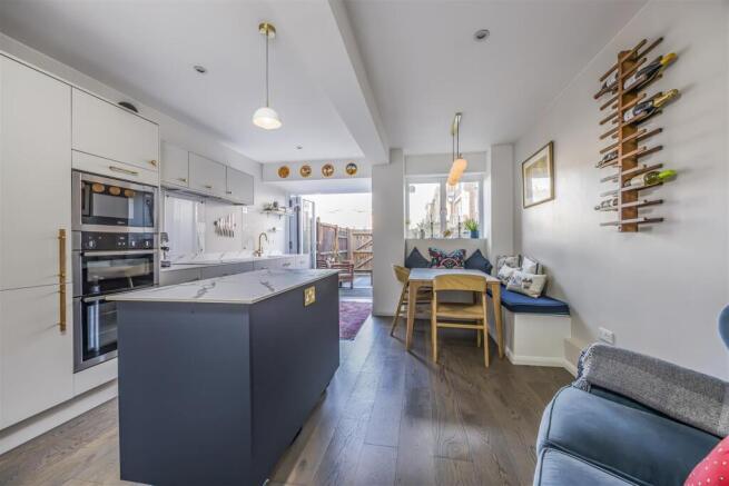 97 St Thomas's Street, Old Portsmouth-PorticoMarke