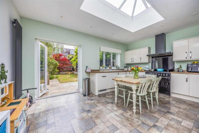 19 Hartley Road, Portsmouth-Small-PorticoMarketing