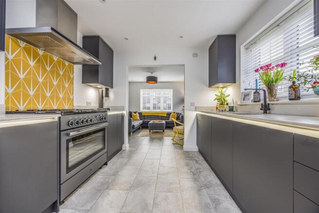 4 West Brook View, Emsworth-PorticoMarketing-SoldB