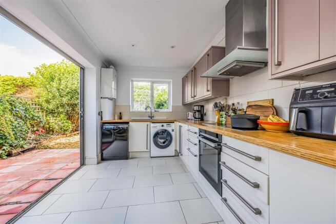 71 Bonchurch Road, Milton-Small-PorticoMarketing-S