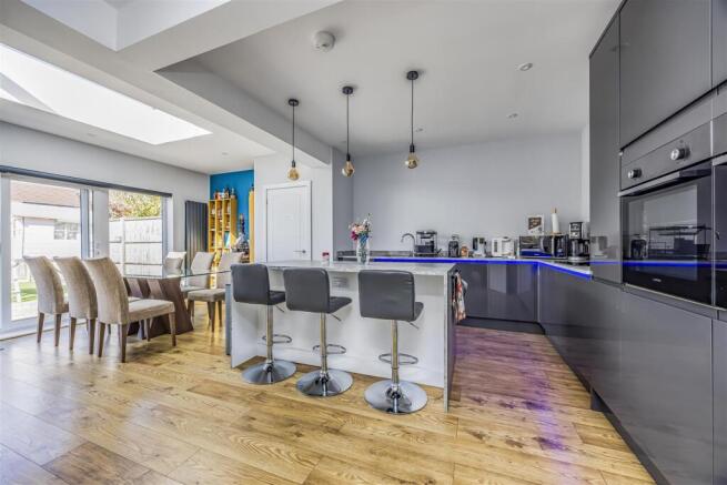 26 Ascot Road, Baffins-PorticoMarketing-SoldBy-17.