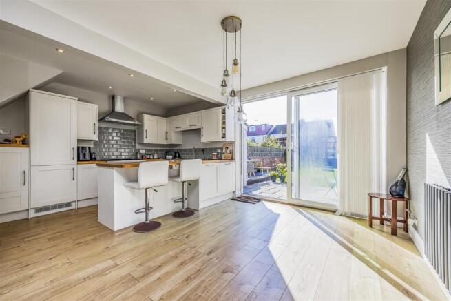 2 Wesley Grove, Copnor-PorticoMarketing-SoldBy-16.