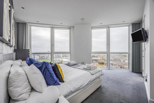 127 No.1 Buliding, Gunwharf Quays, Portsmouth-Port