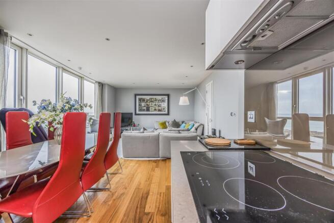 127 No.1 Buliding, Gunwharf Quays, Portsmouth-Port