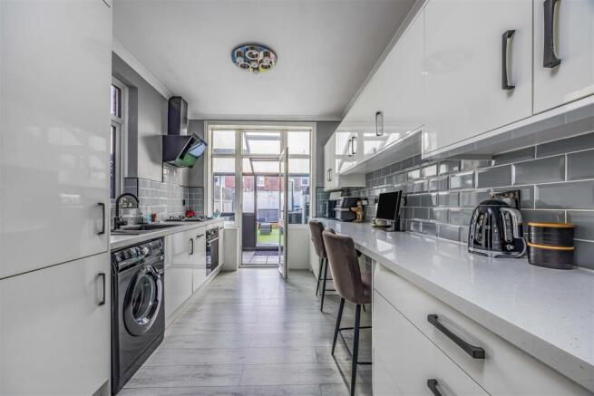 64 Westbourne Road, Portsmouth-Small-PorticoMarket