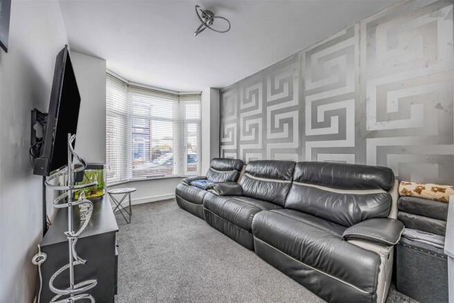 64 Westbourne Road, Portsmouth-Small-PorticoMarket