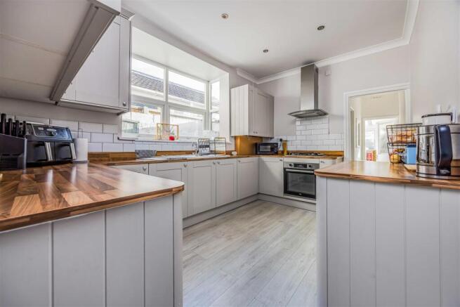 30 Wymering Road, Copnor-Small-PorticoMarketing-So