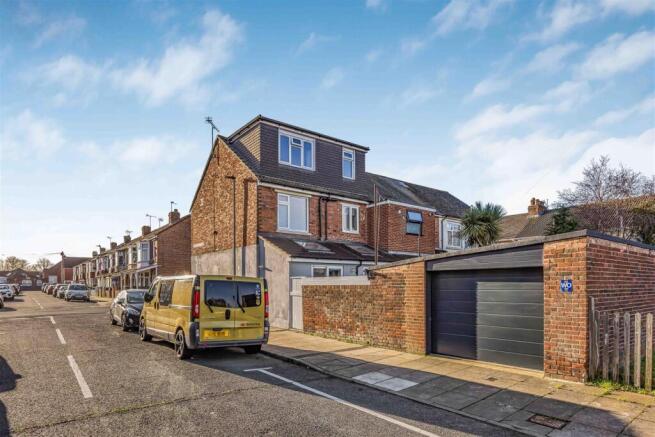 67 Cobden Avenue, Portsmouth-Small-PorticoMarketin