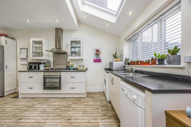 67 Cobden Avenue, Portsmouth-Small-PorticoMarketin