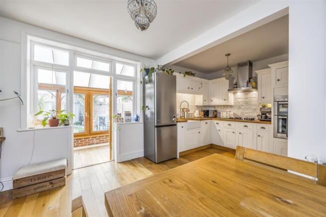 4 Colebrook Avenue, Baffins-PorticoMarketing-SoldB