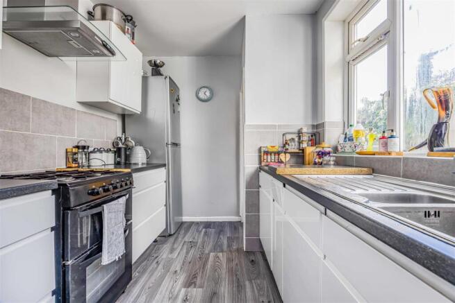 18 Lincon Road, Fratton-Small-PorticoMarketing-Sol